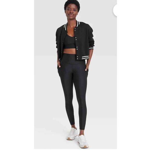 NWT  size LARGE Effortless Support High-Rise Pocketed 7/8 Leggings - - Picture 1 of 5